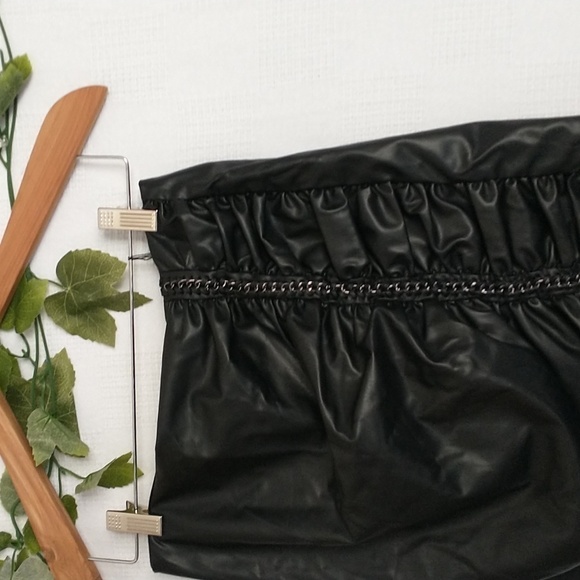 ZARA Faux Black Leather Chain Mini Skirt Size Small - Picture 4 of 8